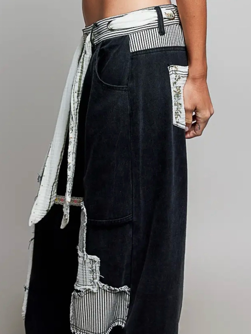 POL Black Wide-Leg Patchwork Pants with Striped Accents L